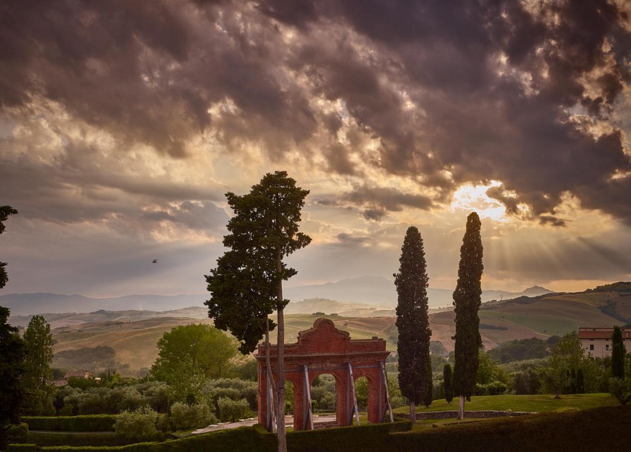 Fonteverde Lifestyle & Thermal Retreat - The Leading Hotels Of The World Сан-Кашано-дей-Баньй Экстерьер фото The gate of the cemetery