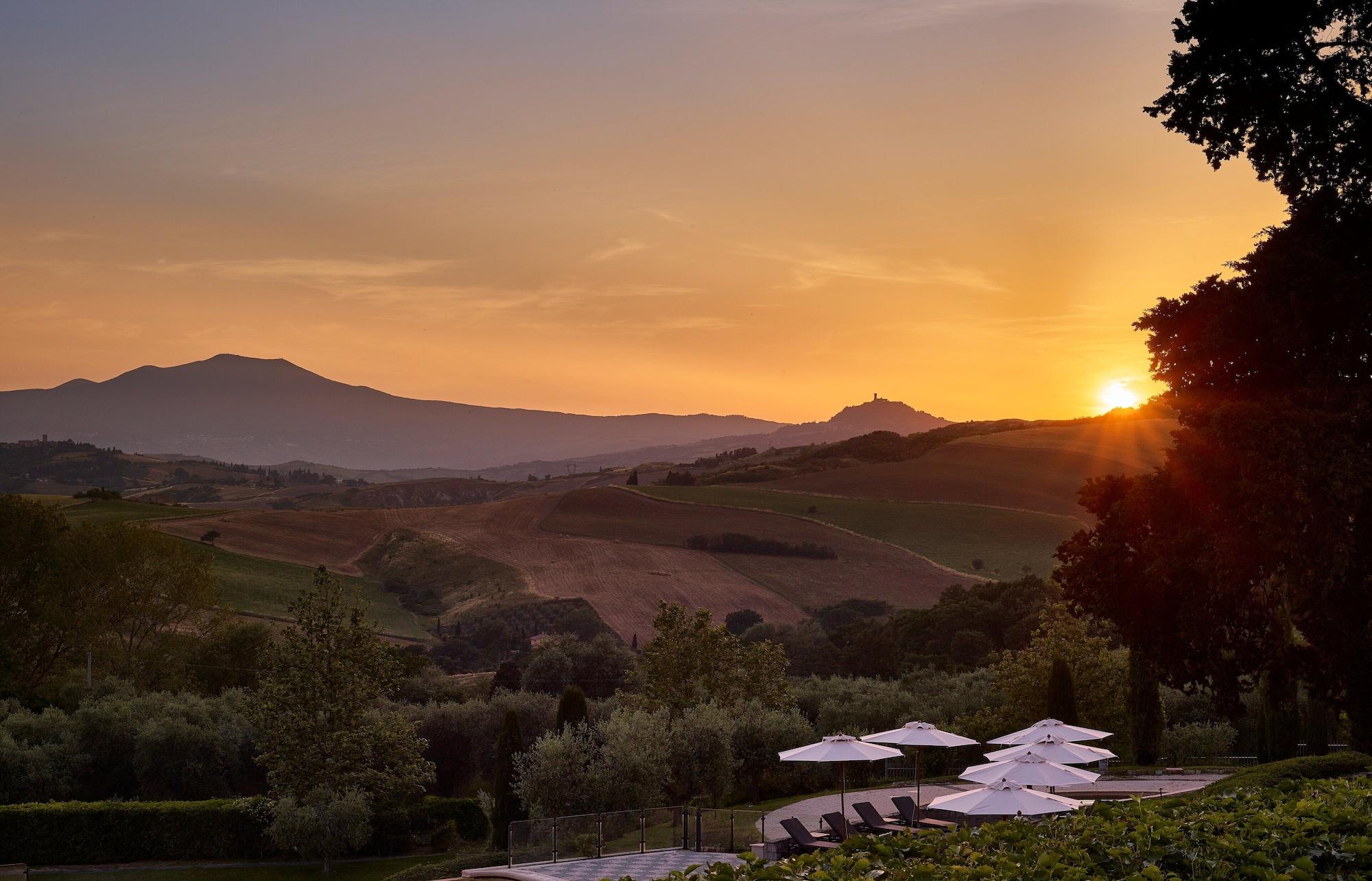 Fonteverde Lifestyle & Thermal Retreat - The Leading Hotels Of The World Сан-Кашано-дей-Баньй Экстерьер фото Sunset at the resort