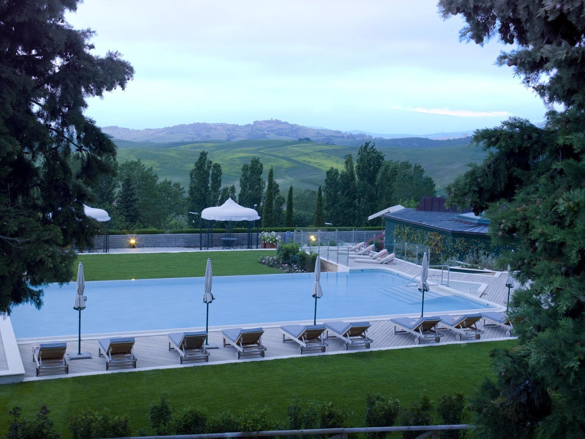 Fonteverde Lifestyle & Thermal Retreat - The Leading Hotels Of The World Сан-Кашано-дей-Баньй Удобства фото The swimming pool at the hotel
