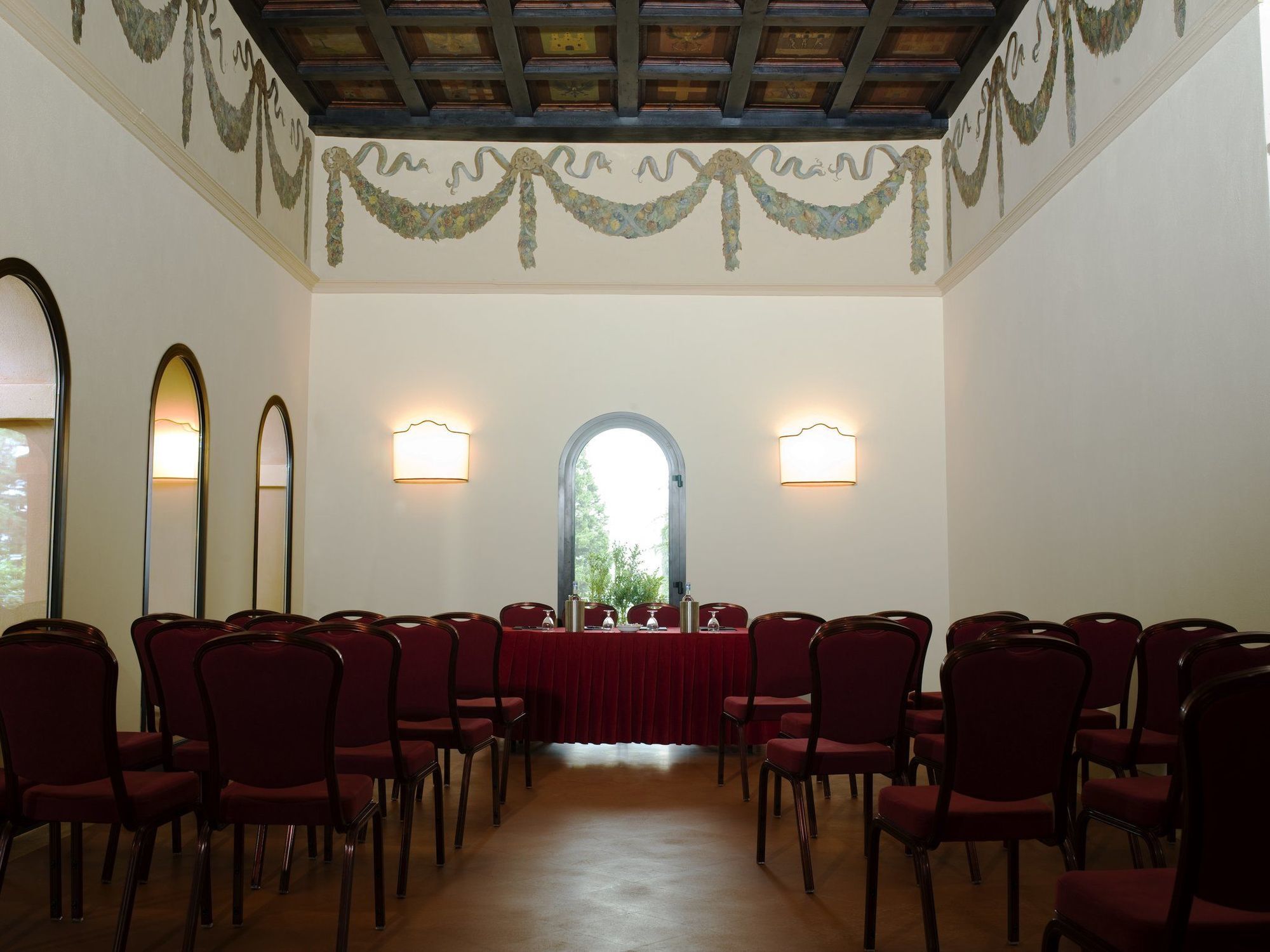 Fonteverde Lifestyle & Thermal Retreat - The Leading Hotels Of The World Сан-Кашано-дей-Баньй Бизнес фото The interior of the synagogue