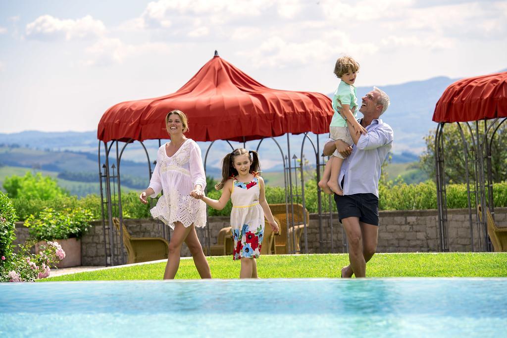Fonteverde Lifestyle & Thermal Retreat - The Leading Hotels Of The World Сан-Кашано-дей-Баньй Экстерьер фото Family at the pool